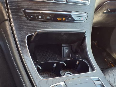 Used 2021 Mercedes-Benz GLC 300 image 23
