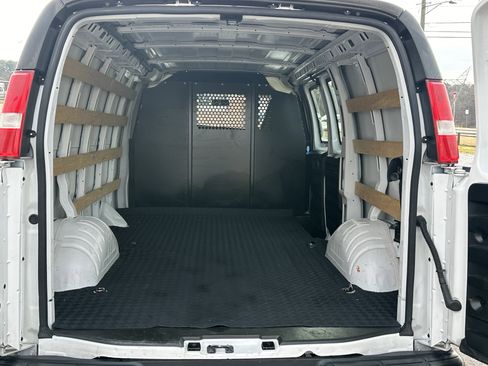 Used 2023 GMC Savana 2500 w/ Driver Convenience Package image 20