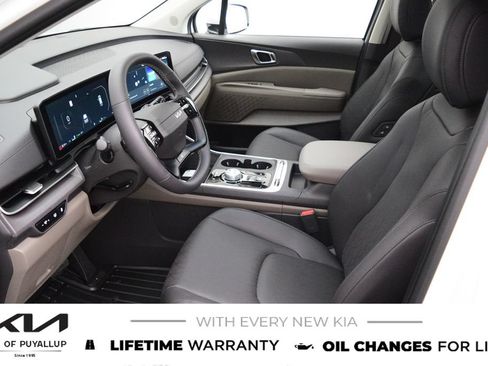 New 2027 Kia Carnival SX FWD image 10