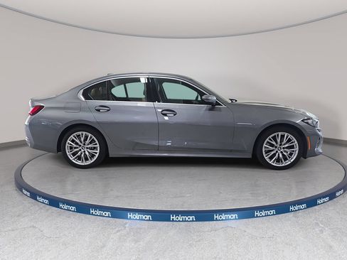 Used 2024 BMW 330i Sedan w/ Convenience Package RWD image 4