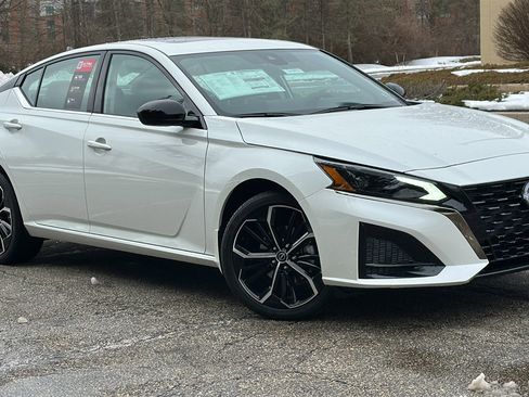 New 2025 Nissan Altima 2.5 SR w/ SR Premium Package image 1