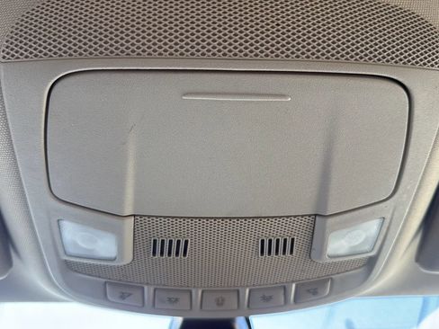 Used 2020 Ford Fusion SE FWD image 21
