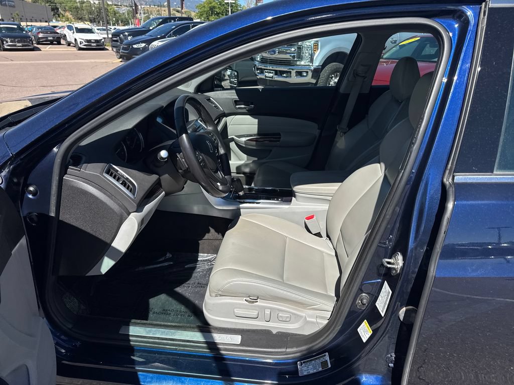 Used 2016 Acura TLX FWD image 11