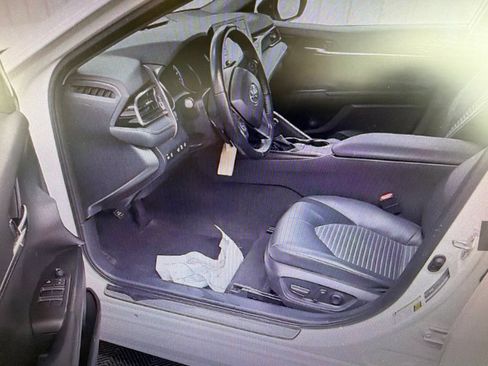 Used 2024 Toyota Camry SE FWD image 6