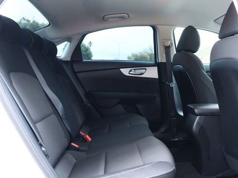 Used 2023 Kia Forte LXS w/ LXS Technology Package image 27