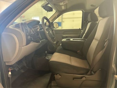 Used 2007 GMC Sierra 2500 W/T w/ Work Truck Preferred Package image 9