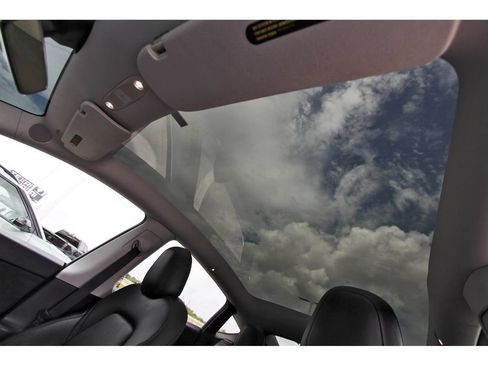 Used 2020 Tesla Model Y Long Range AWD/4WD image 29