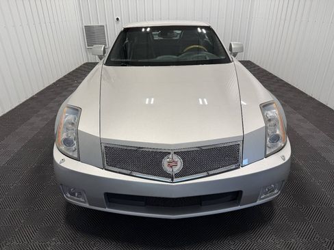 Used 2004 Cadillac XLR RWD image 4