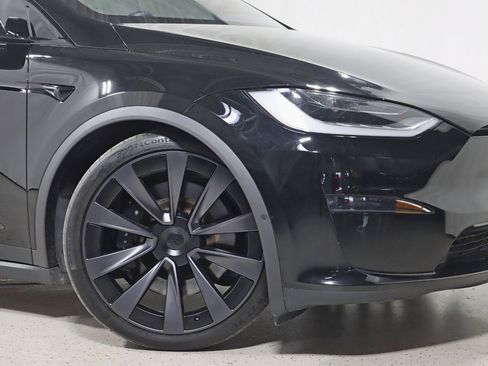 Used 2022 Tesla Model X Plaid image 5