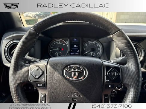 Used 2022 Toyota Tacoma TRD Off-Road image 16