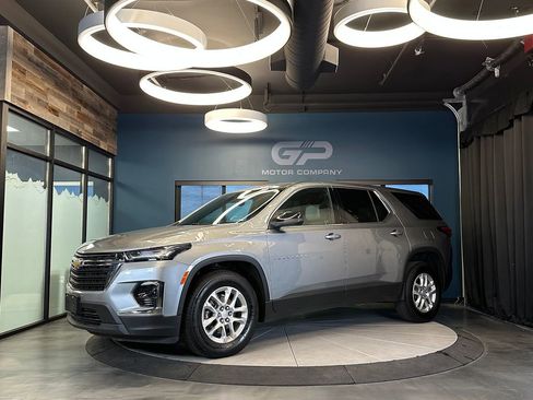 Used 2023 Chevrolet Traverse LS AWD/4WD image 7
