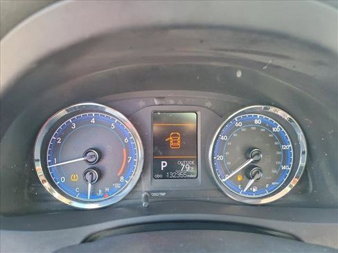 Used 2019 Toyota Corolla L image 18