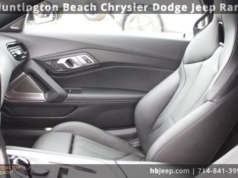 Used 2024 BMW Z4 M40i w/ Premium Package image 32