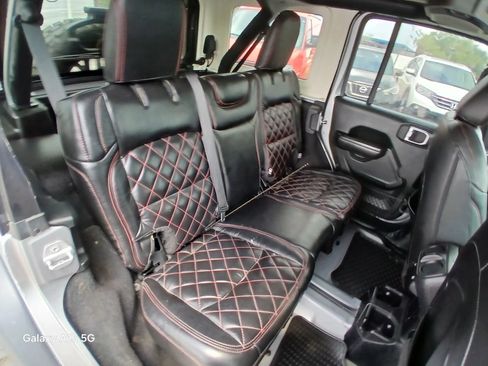 Used 2018 Jeep Wrangler Unlimited Sport S AWD/4WD image 13