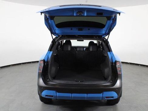 Certified 2025 Nissan Kicks SR FWD image 17