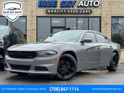 Used 2019 Dodge Charger SXT RWD image 1