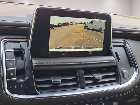Used 2023 GMC Yukon SLT RWD image 17