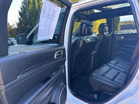 Used 2015 Jeep Grand Cherokee Overland w/ Advanced Technology Group image 15