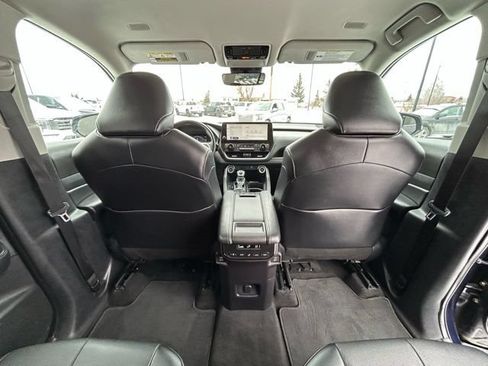 Used 2024 Toyota Grand Highlander AWD image 39