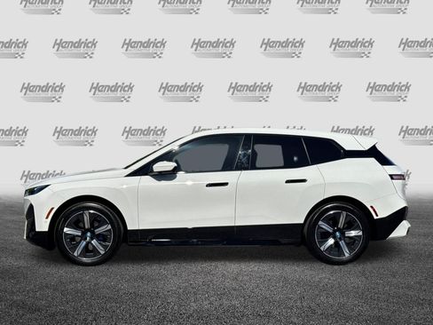 Used 2024 BMW iX xDrive50 w/ Sport Package AWD/4WD image 8
