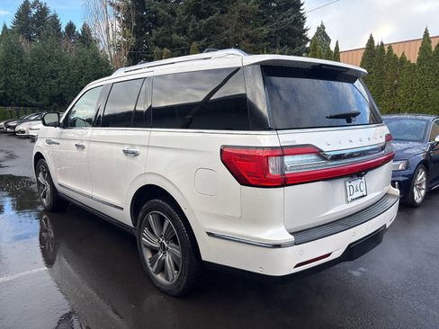 Used 2018 Lincoln Navigator Reserve w/ Technology Package image 2
