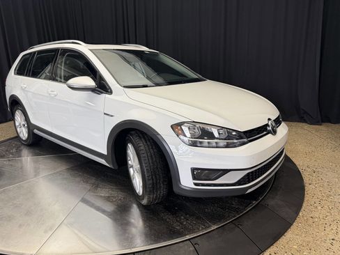 Used 2018 Volkswagen Golf Alltrack SE image 10