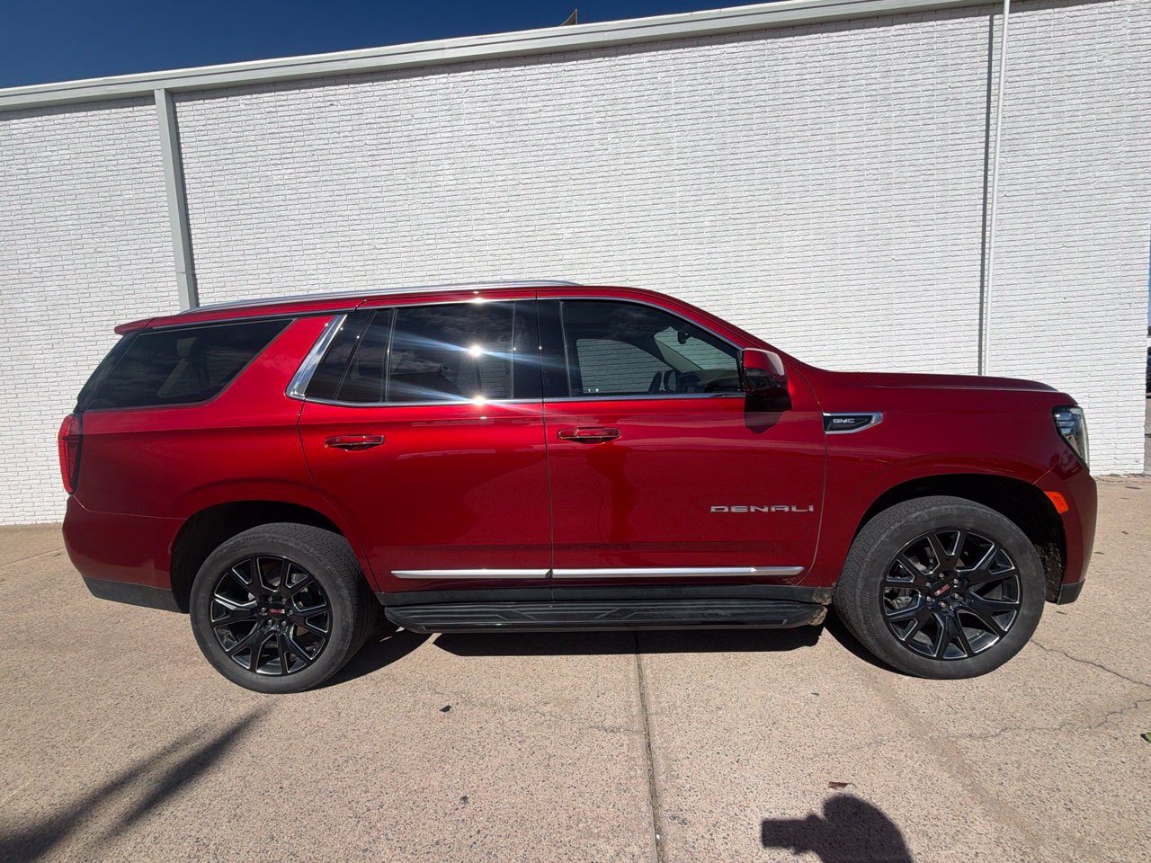 Used 2024 GMC Yukon Denali w/ Max Trailering Package AWD/4WD image 2