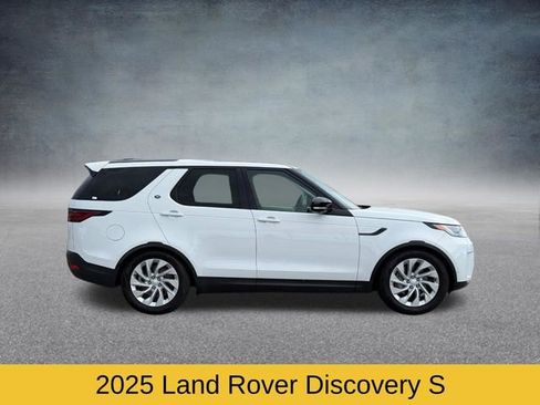 Used 2025 Land Rover Discovery S AWD/4WD image 2