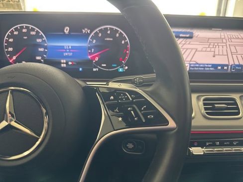 Used 2025 Mercedes-Benz GLS 450 4MATIC image 18