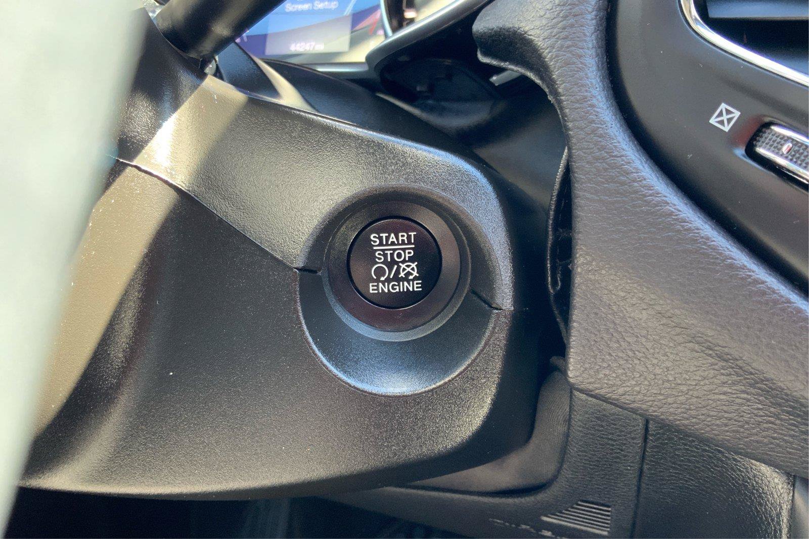 Used 2018 Jeep Compass Latitude w/ Cold Weather Group AWD/4WD image 34