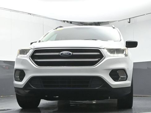 Used 2017 Ford Escape SE w/ Equipment Group 201A FWD image 32