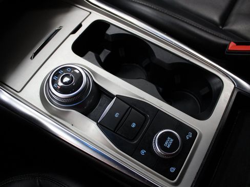 Used 2021 Ford Explorer XLT w/ Equipment Group 202A image 38