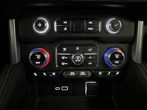 Certified 2023 GMC Yukon SLT AWD/4WD image 36