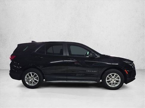 Used 2024 Chevrolet Equinox LS FWD image 4