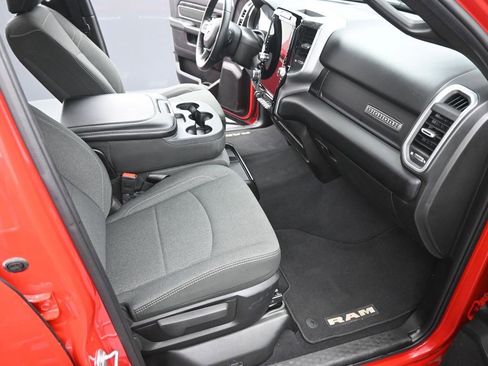 Used 2024 RAM 2500 Big Horn w/ Safety Group image 17