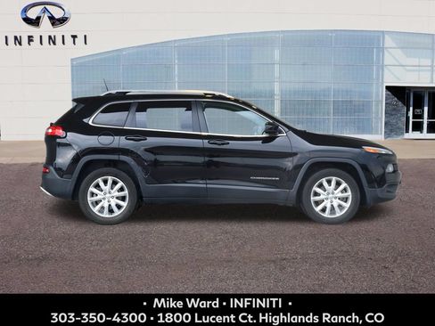 Used 2017 Jeep Cherokee Limited AWD/4WD image 8