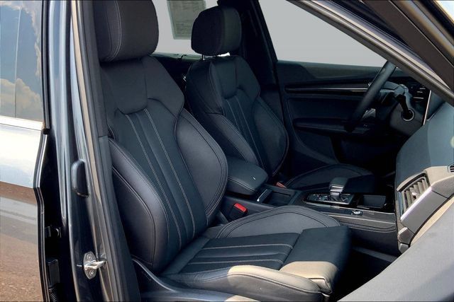 Used 2023 Audi SQ5 Prestige AWD/4WD image 7