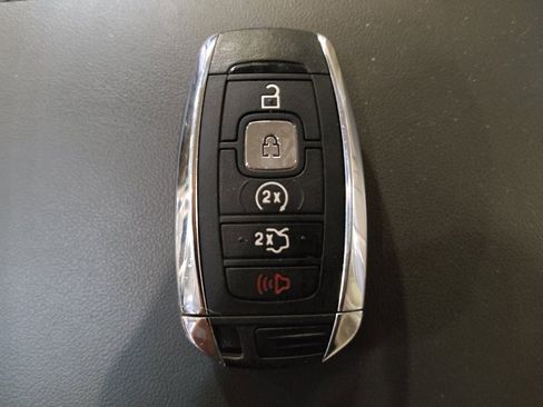 Used 2019 Lincoln MKZ Reserve FWD image 32
