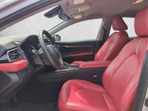 Used 2019 Toyota Camry LE FWD image 13