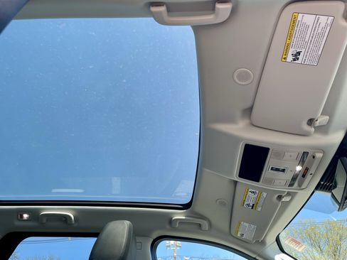 Used 2025 Land Rover Discovery Sport S AWD/4WD image 17