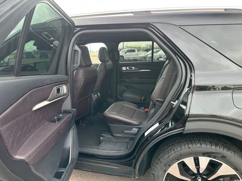 Used 2025 Ford Explorer Platinum w/ LUX Leather Package AWD/4WD image 20