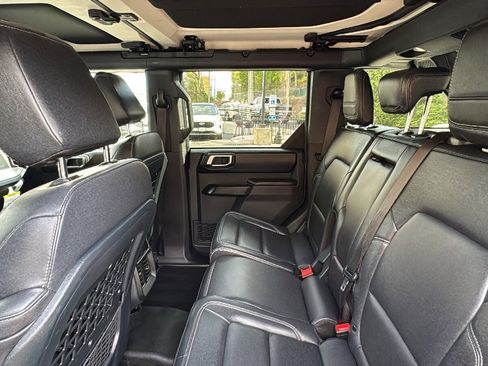 Certified 2025 Ford Bronco Badlands AWD/4WD image 28