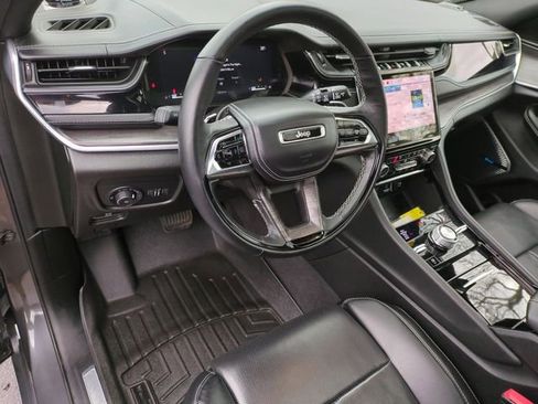 Certified 2022 Jeep Grand Cherokee Overland w/ Adv Protech Group III image 11