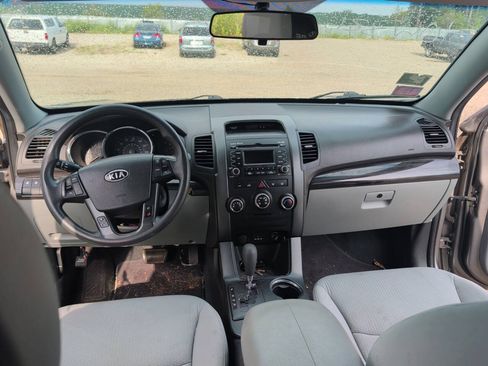 Used 2011 Kia Sorento LX FWD image 34