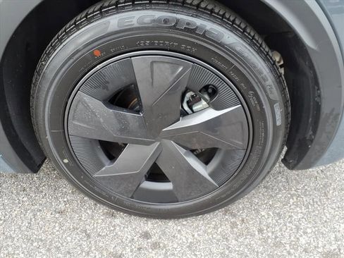 Certified 2024 Toyota Prius Limited image 24