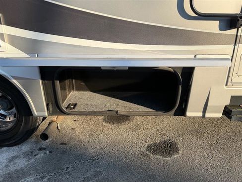 Used 2015 Mercedes-Benz Sprinter 3500 image 22