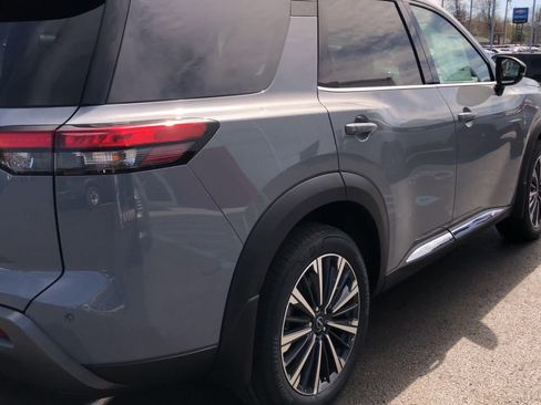 New 2026 Nissan Pathfinder Platinum image 7