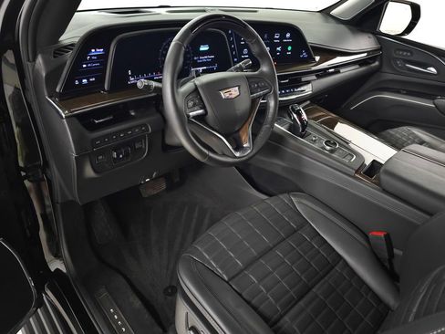 Certified 2023 Cadillac Escalade Sport Platinum w/ LPO, ONYX Package AWD/4WD image 18