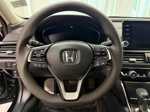 Used 2018 Honda Accord EX image 27