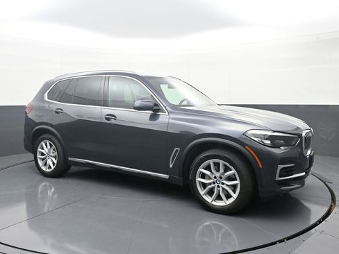 Used 2022 BMW X5 xDrive40i w/ Parking Assistance Package image 3
